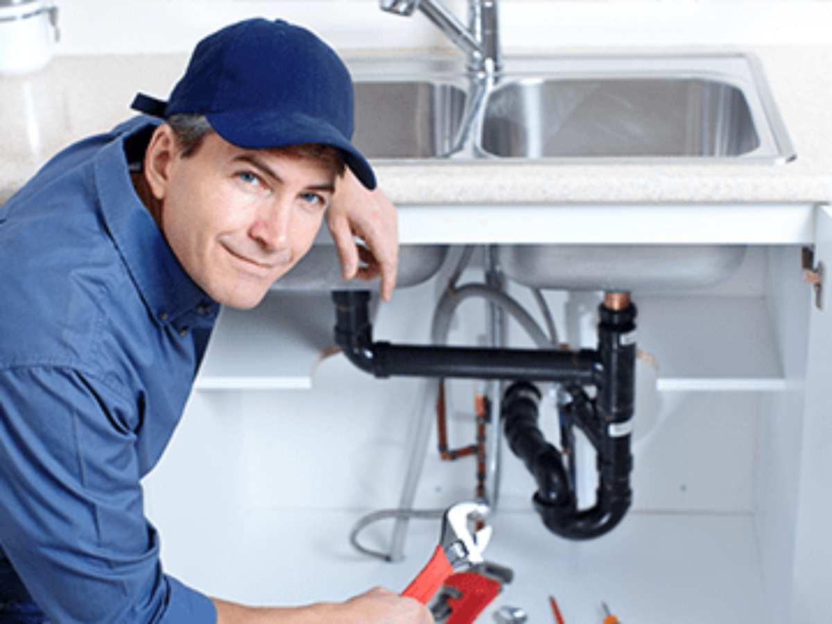 Plumber-in-Bakersfield-1200x900.png