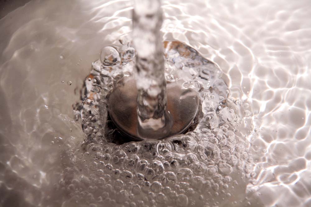 Bubbling kitchen drain Bakersfield, CA