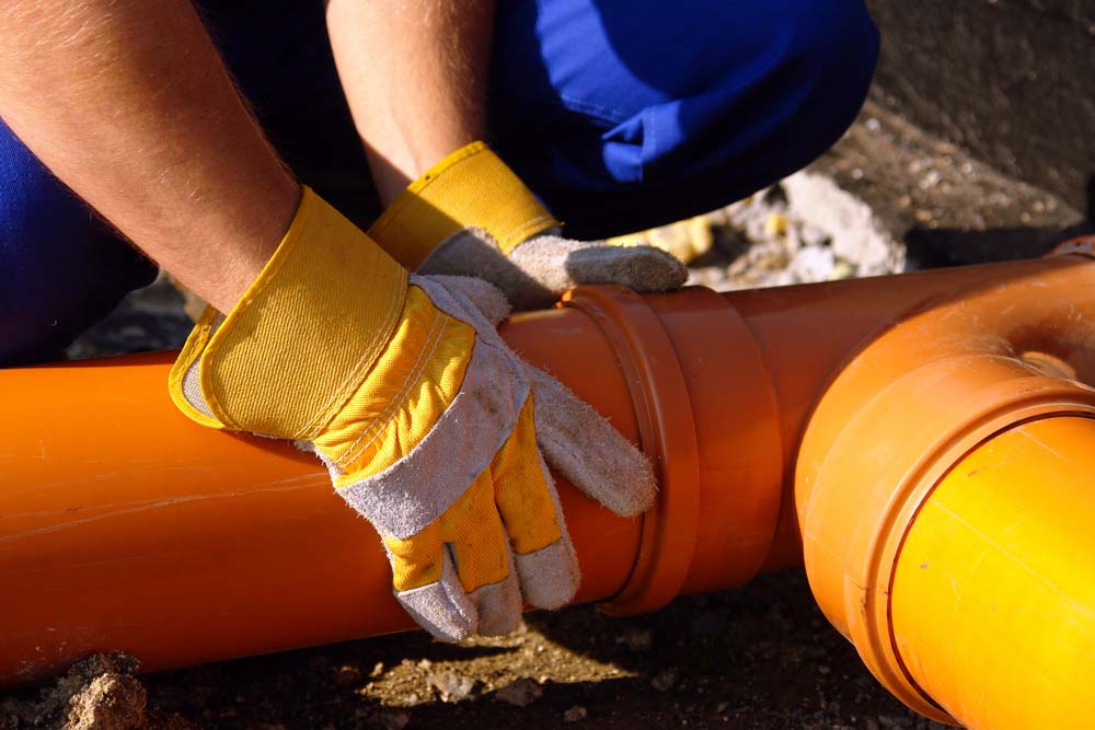 plumber repairing sewer line Stockdale, CA