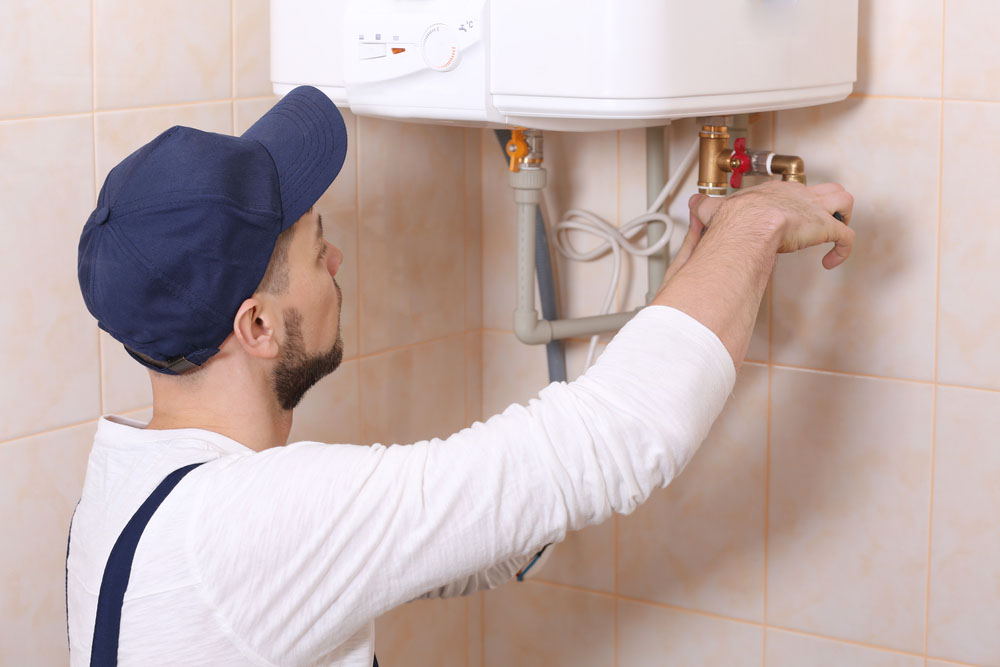 Flushing water heater