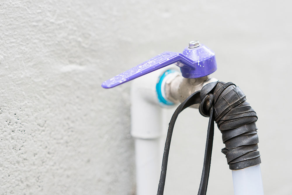 Rubber Band for Leaky Faucets