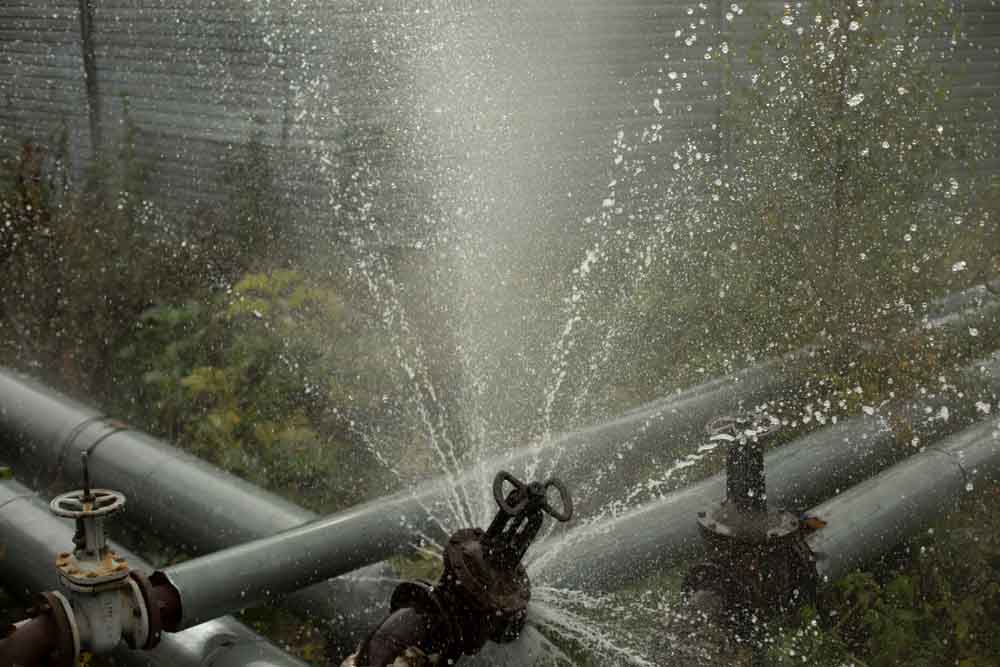 burst plumbing pipe Stockdale, CA