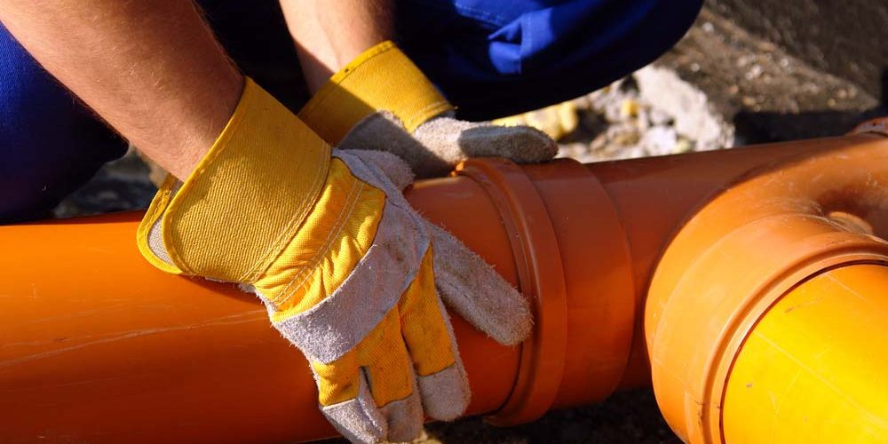 plumber repairing sewer line Stockdale, CA